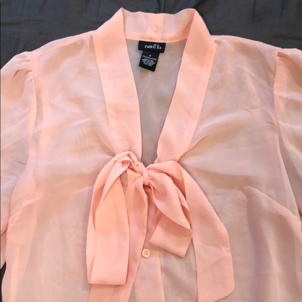 Blush tie top